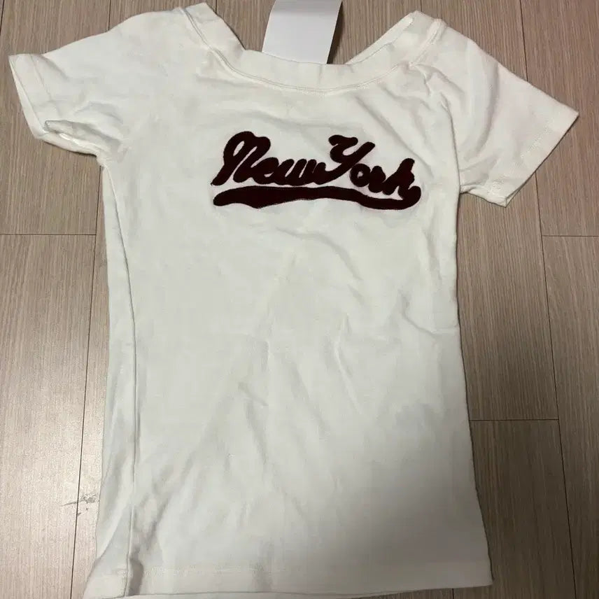 [BUNJANG] Brandy Melville New York Graphic T-Shirt White / 브랜디멜빌 뉴욕 반팔티