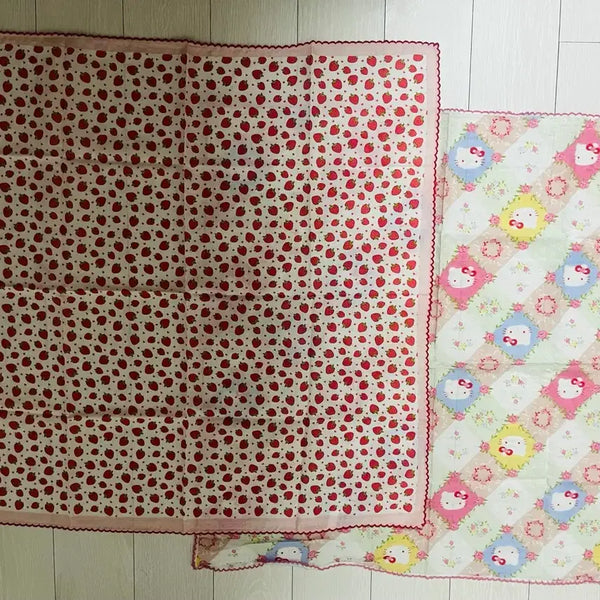 [BUNJANG] Strawberry & Hello Kitty Pattern Handkerchief Set (2 Types, New) / 딸기 패턴 손수건 + 헬로키티 패턴 손수건 2종 세트 새제품