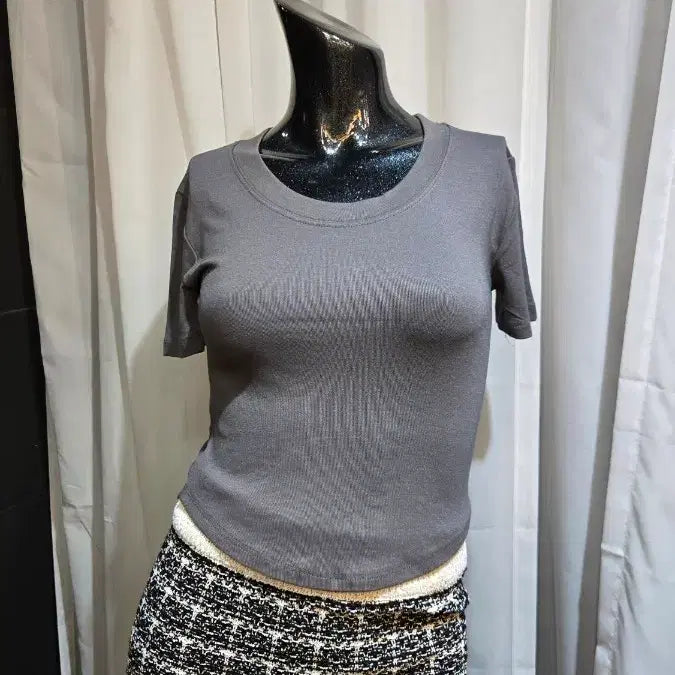 [BUNJANG] Charcoal U-Neck Short Sleeve T-Shirt / U넥 밑단 언발 차콜 쇼트 반팔