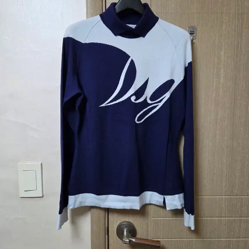 [BUNJANG] Descente Golf Women's Knit Navy Size 95 / 데상트 골프 여성 니트 95