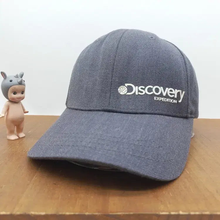 [BUNJANG] Discovery Expedition Essential Embroidered Logo Outdoor Sports Baseball Cap Grey / 디스커버리 에센셜 자수 로고 아웃도어 스포츠 야구 모자 볼캡 그레이