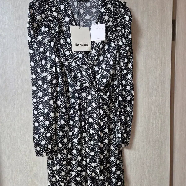 [BUNJANG] Sandro 22SS Polka Dot V-Neck Long Dress / (새상품) 산드로 22SS 도트 패턴 브이넥 롱 원피스 36