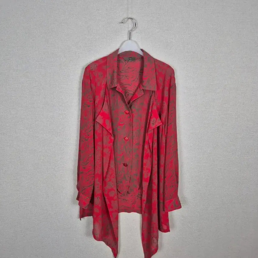 [BUNJANG] Red Pattern Wrap Blouse / (66,77추천)매력적인 레드 패턴 랩블라우스
