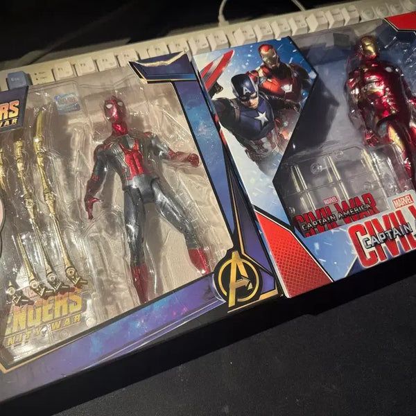 [BUNJANG] Avengers Infinity War Spider-Man & Iron Man Figures Bundle Set (Sealed) / 어벤져스 피규어 일괄