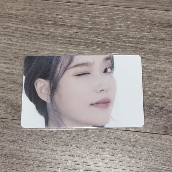 [BUNJANG] IU Love Poem UAENA Photocard / 아이유 러브포엠 유애나 포카
