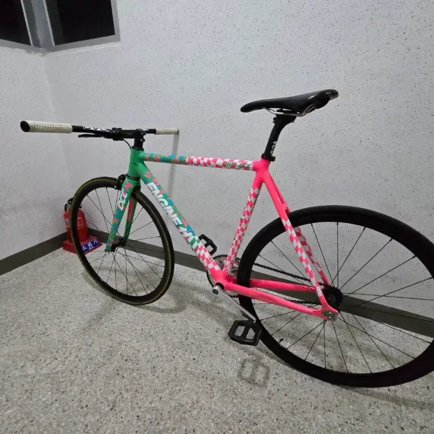 [BUNJANG] Engine11 DCC Old Model Track Bike Frame - Minor Scratches, Signed / 엔진11 doc 구형