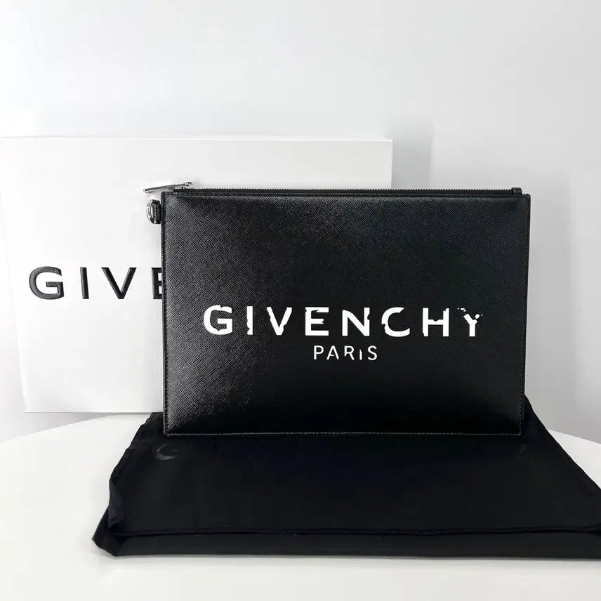 [BUNJANG] Givenchy Logo Canvas Clutch Bag Black / 지방시 로고 캔버스 클러치백 블랙 (BB607VB0T0)