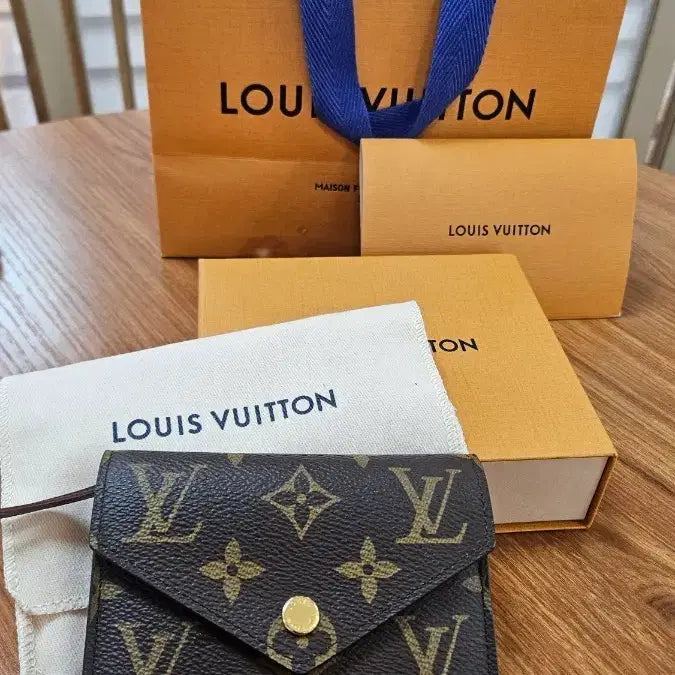 [BUNJANG] Louis Vuitton Victorine Wallet / 루이비똥 여성반지갑(빅토릿월릿)