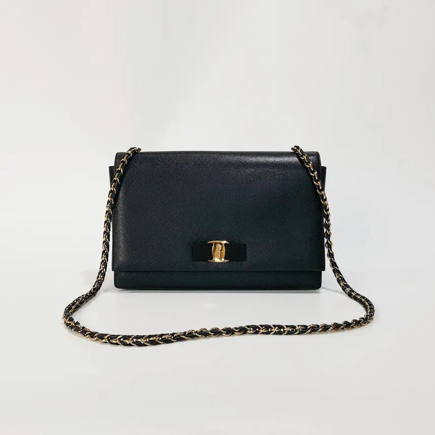 [BUNJANG] Ferragamo Saffiano Vara Chain Large Shoulder Bag Black / 정품) 페라가모 사피아노 바라 체인지 라지 21E481