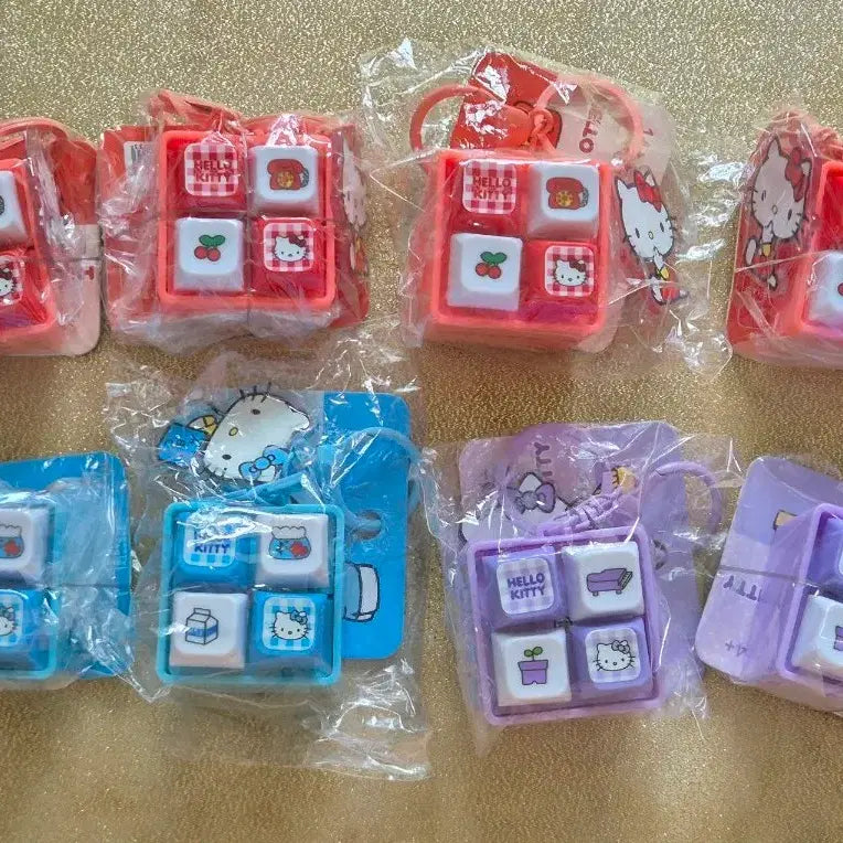 [BUNJANG] Hello Kitty 4-Cube Keychain (Red, Blue, Purple) / 헬로키티 4구 큐브 키링 (레드4/블루2/퍼플2) 1개 가격 입니다