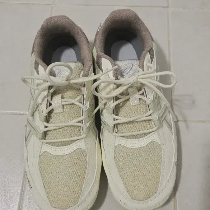 [BUNJANG] Asics Hypersink Oyster Ivory / 아식스 하이퍼싱크 오이스터 아이보리