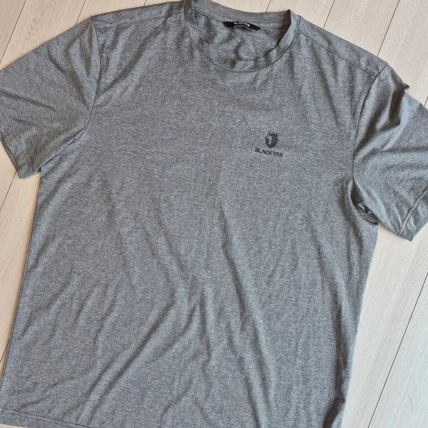 [BUNJANG] Blackyak B.Triple 2 Round S Dry-Cell Functional Short-Sleeve T-Shirt Size XL / 새상품급) 블랙야크 B트리플2라운도S 드라이셀 기능성 반팔티 사이즈105xl중고라 어느정도 사용감은 이해하나 하자있는 물건 구매해서 몇번씩 당하다보니 최대한 꼼꼼히 검수해서 오