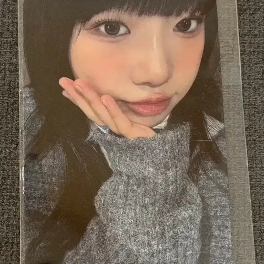 [BUNJANG] Cho Yuri 2026 Season's Greetings Photocard / 조유리 2026 시그 포카 양도!!
