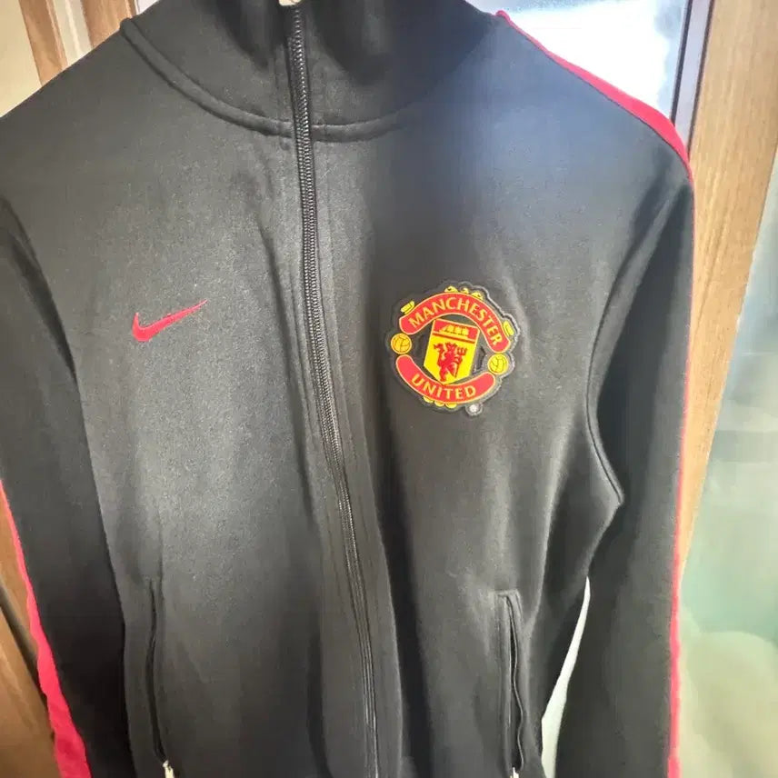 [BUNJANG] Nike Manchester United Track Top - Red/Black - L / 나이키 맨체스터 유나이티드 트랙탑 검빨 급처 L 오늘안에 구매하시면 네고 해드립니다