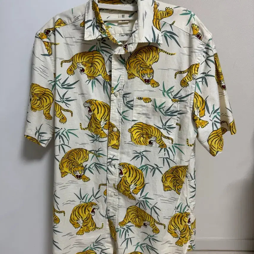[BUNJANG] H&M Tiger Print Button-Up Shirt / H&M 호랑이 셔츠