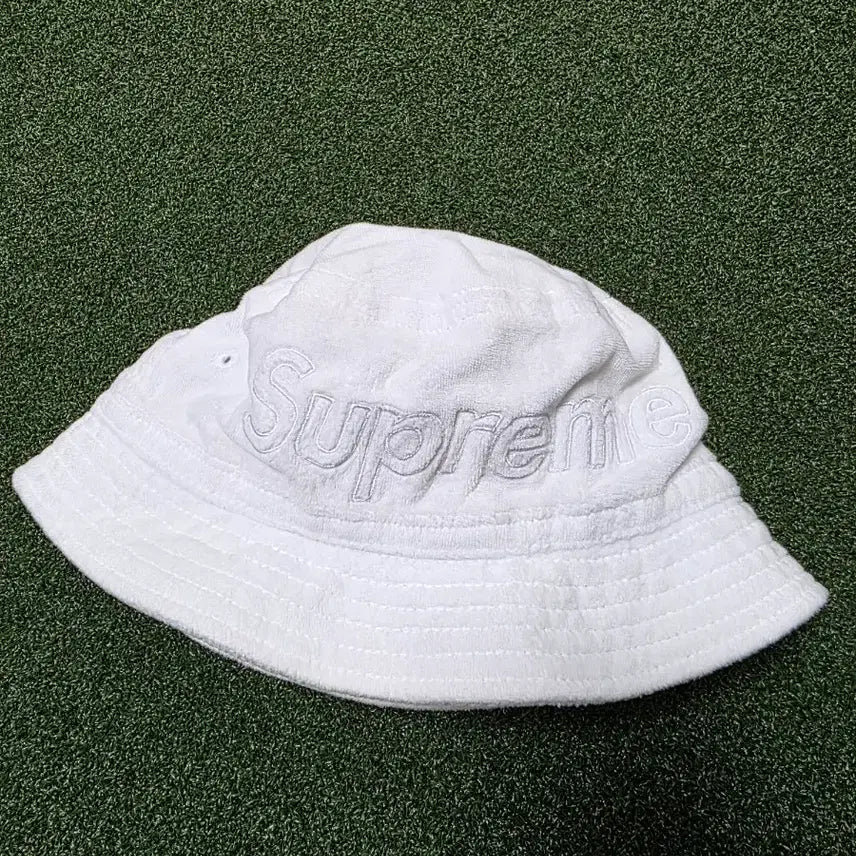 [BUNJANG] Supreme x Lacoste Terry Bucket Hat White / 슈프림 X 라코스테 타월 벙거지 모자 화이트