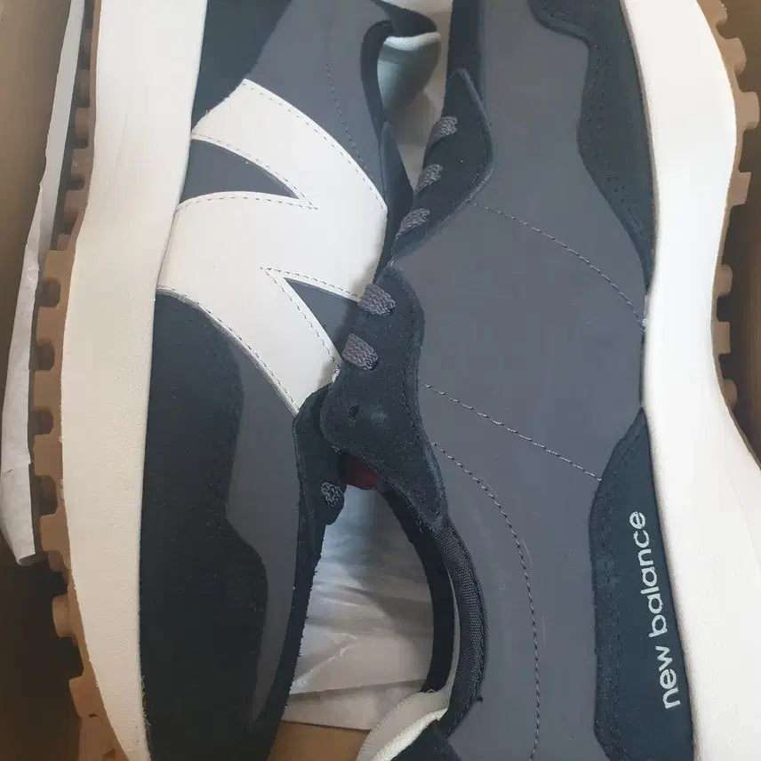 [BUNJANG] New Balance 327 Black Moonbeam WS327KC / (W) 뉴발란스 327 블랙 문빔 WS327KC