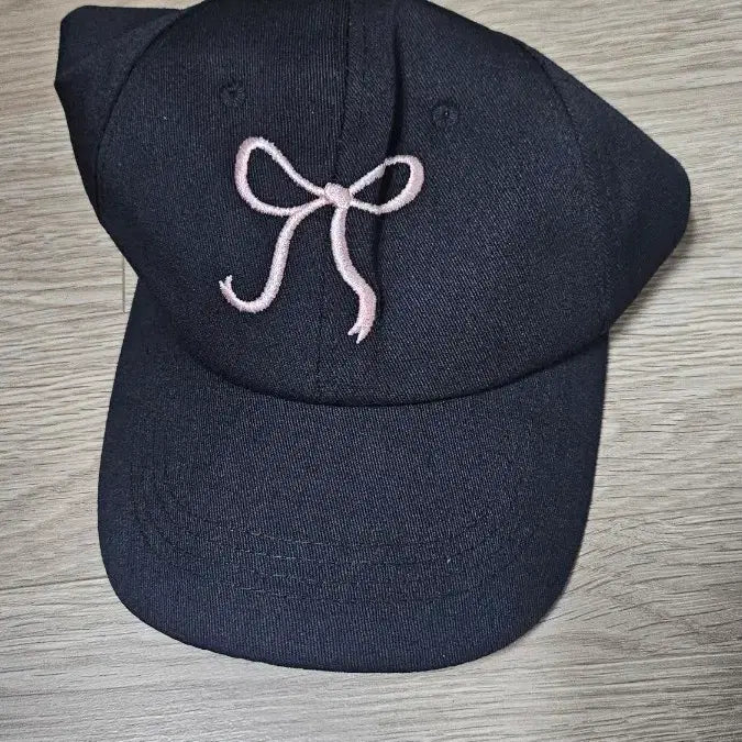 [BUNJANG] Ribbon Embroidery Ball Cap (Black) / 리본 자수 볼캡 (블랙) 새거 팝니다