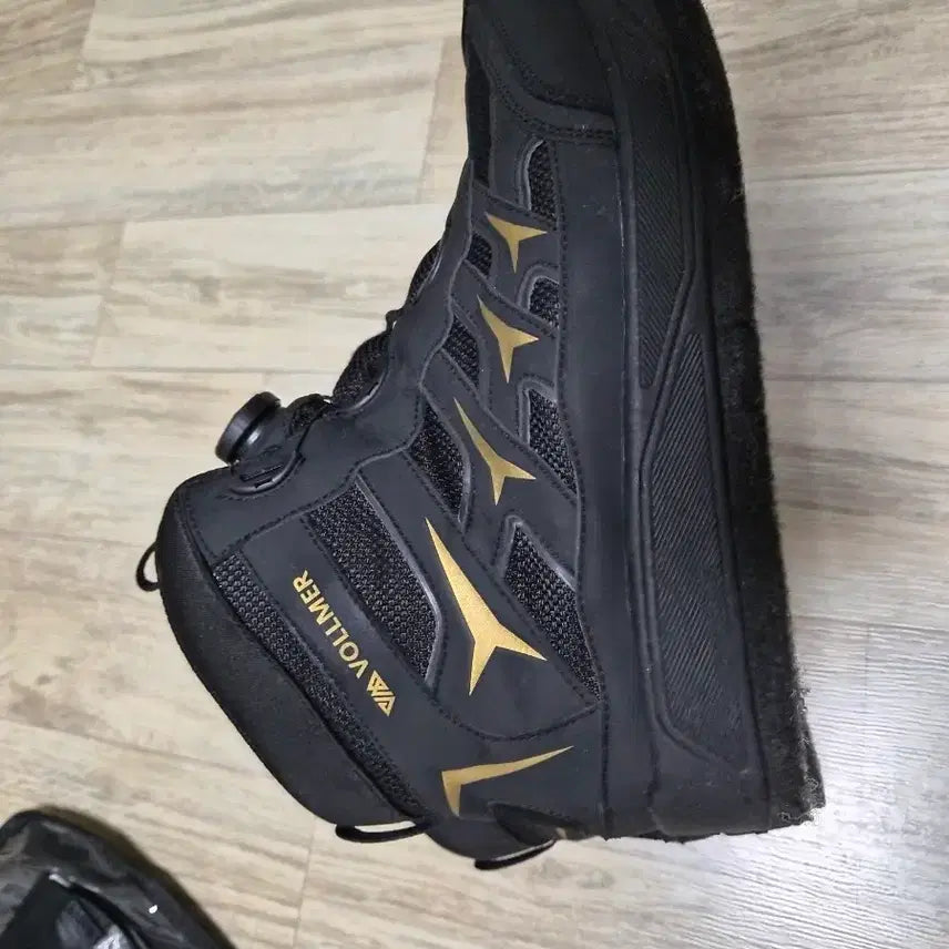 [BUNJANG] Bolmer Fishing Boots - Black/Gold / 볼머 낚시화 블랙 골드
