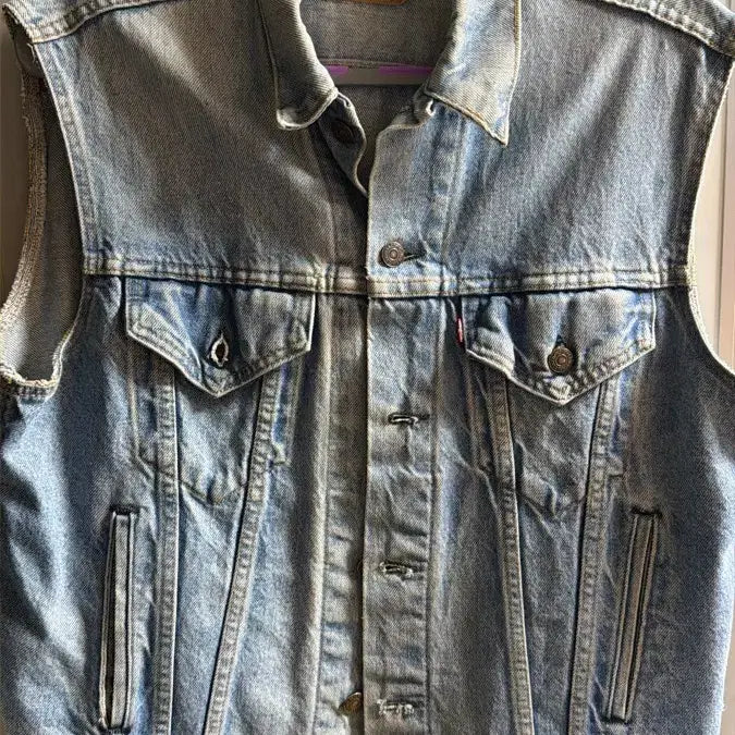 [BUNJANG] Levi's Sleeveless Denim Jacket / 리바이스 슬리브리스 데님 자켓 팝니다