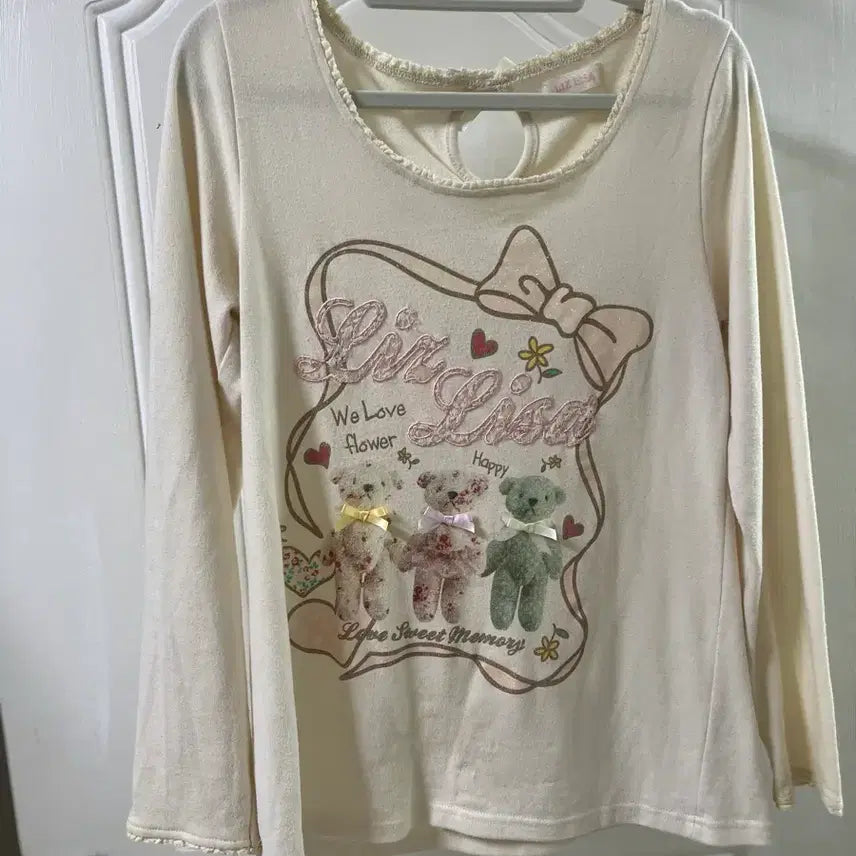 [BUNJANG] LizLisa Bear Embroidery Long Sleeve T-Shirt Ivory / 리즈리사 곰돌이 자수 긴팔 티셔츠 아이보리 짱귀여움 모리걸 갸루