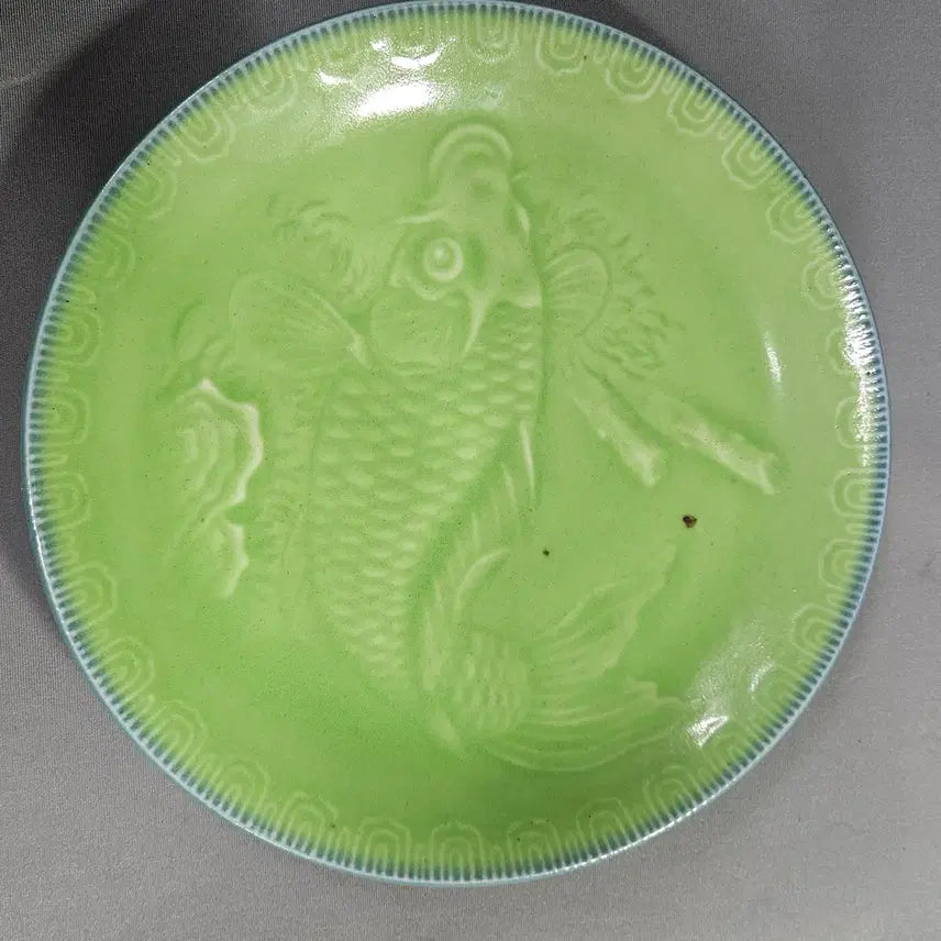 [BUNJANG] Large Joseon Dynasty Porcelain Plate with Fish Motif / 물고기 문양이 들어있는 큼직한 왜사기 접시