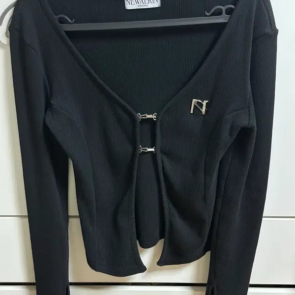 [BUNJANG] Newearlin Emblem Hook Cardigan Black / 뉴얼린 엠블럼 후크 가디건 블랙