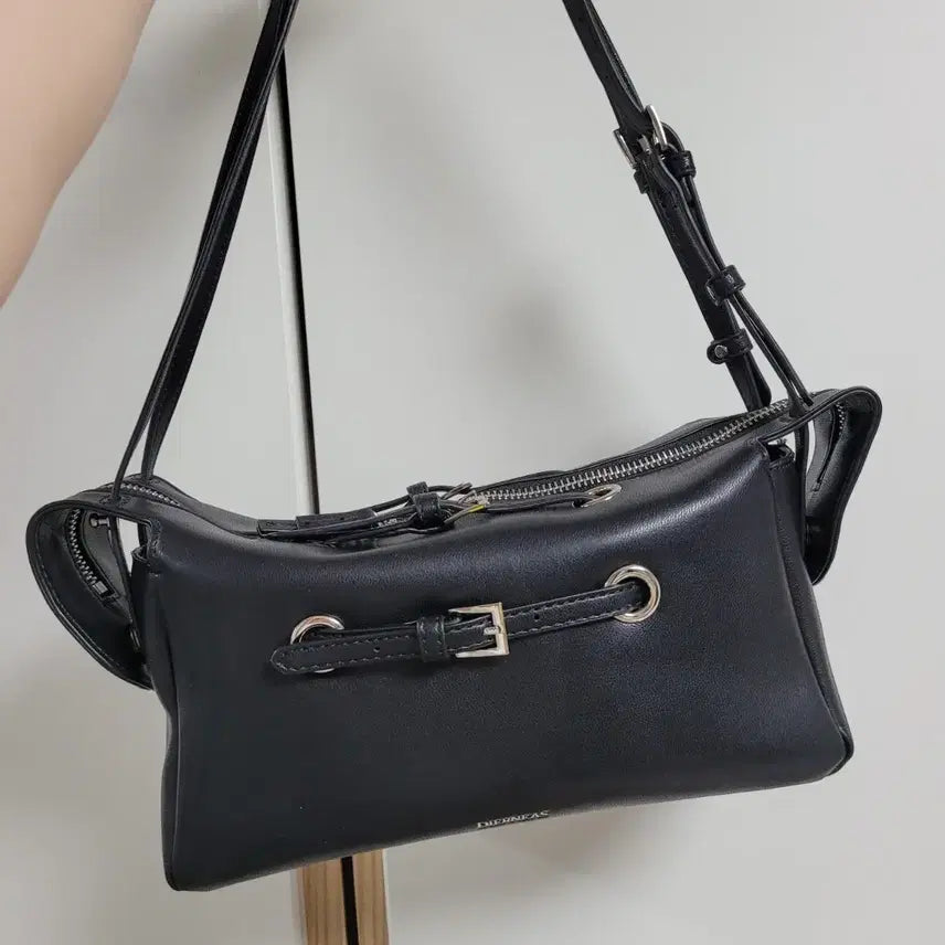 [BUNJANG] Dearness Latch Shoulder Bag / 숄더백 판매합니다.(디어니스 래치)