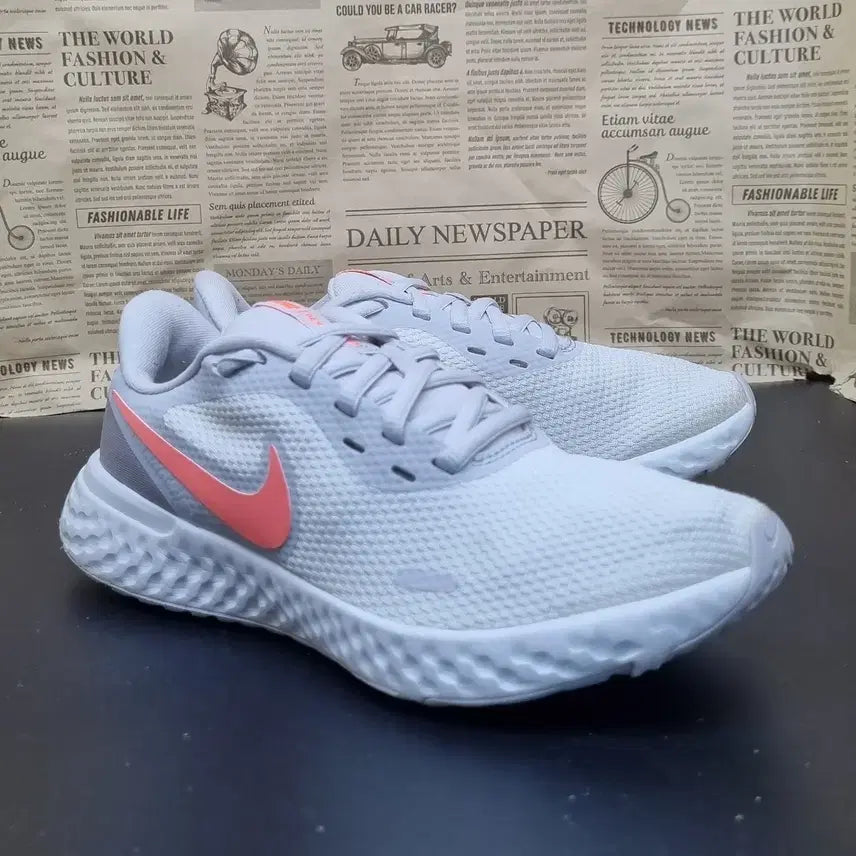[BUNJANG] Nike Revolution 5 Sneakers / 나이키 레볼루션 5 스니커즈 230