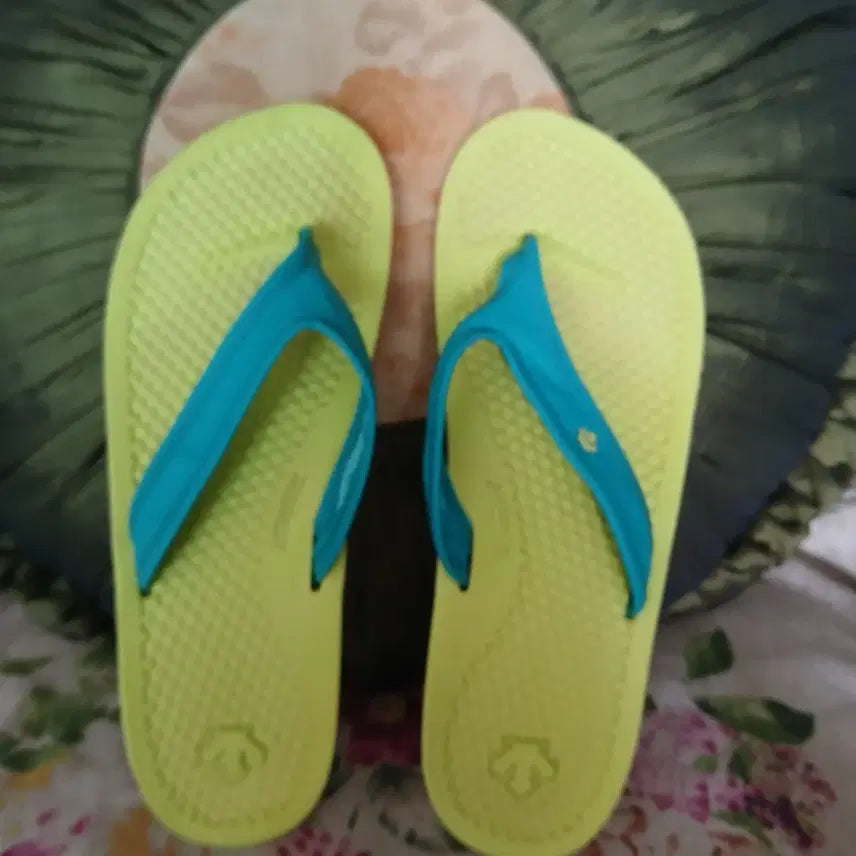 [BUNJANG] Descente Flip-flops Sandals / 데상트 쪼리 235