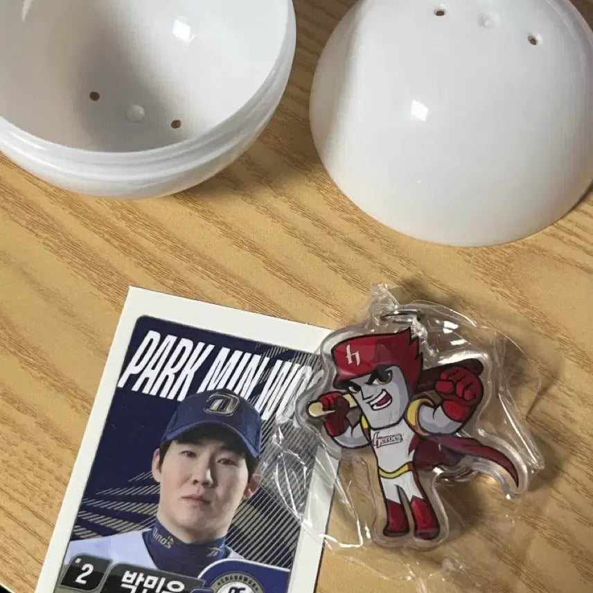 [BUNJANG] Lotte Welfrid KBO Baseball Keychain / 롯데 웰프드 kbo 키링