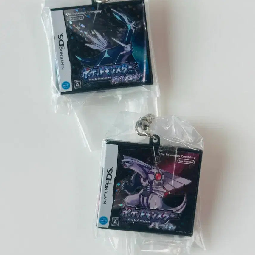 [BUNJANG] Pokemon 30th Anniversary Package Cartridge Keyring Gacha Diamond Pearl Dialga Palkia / 포켓몬스터 30주년 패키지 게임 카트리지 키링 가챠 다이아몬드 펄 디아루가 펄기아
