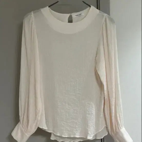 [BUNJANG] Soft Pleated Blouse / 여리 플리츠 블라우스