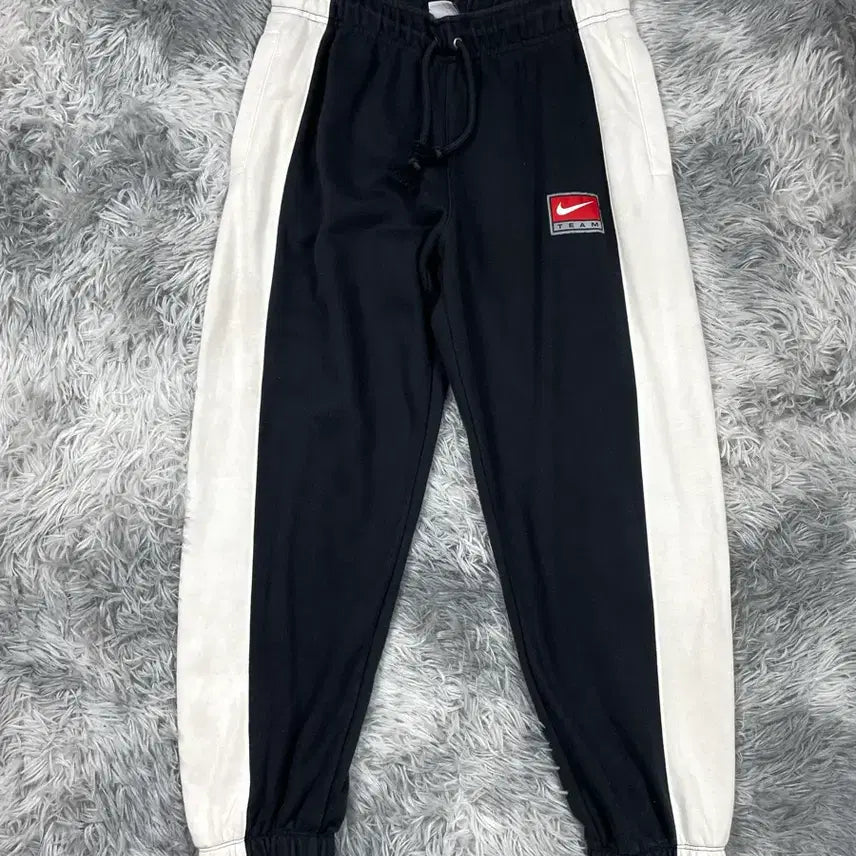 [BUNJANG] Nike Team Swoosh Colorblock Sweat Jogger Pants White Black / 나이키 팀 스우시 배색 스웻 조거 팬츠 화이트 블랙y 6736