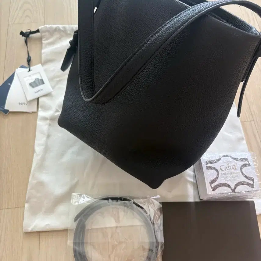[BUNJANG] YUMER Merrebe Sio Bag Moyenne Blue Nuit Leather Shoulder Bag / 유메르 메르레브 시오백 모옌 블루뉘
