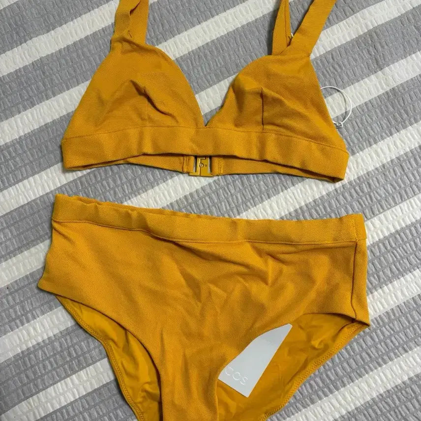[BUNJANG] COS Bikini Swimsuit Mustard / 코스 cos 비키니 수영복