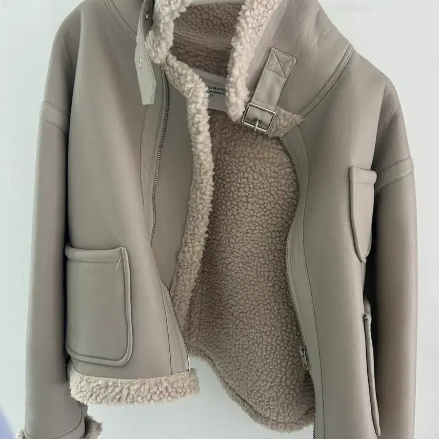 [BUNJANG] Place Studio Leather Jacket / 플레이스 스튜디오 무스탕 플리스 양털 레더 자켓 그레이 베이지