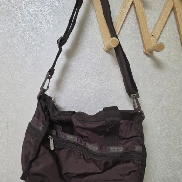 [BUNJANG] Lesportsac Brown Nylon Shoulder Bag / 레스포삭 브라운 나일론 숄더백