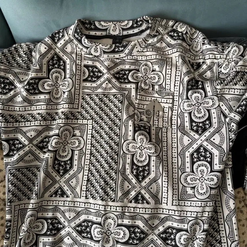 [BUNJANG] Moose Knuckles Sweatshirt / 무스너클 맨투맨