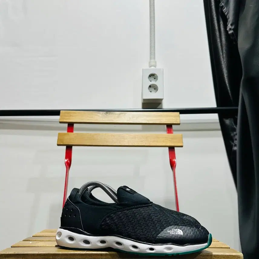 [BUNJANG] The North Face Women's Summer Slip-on Sneakers / 240) 노스페이스 스니커즈 여성 여자 신발 섬머 슬립온