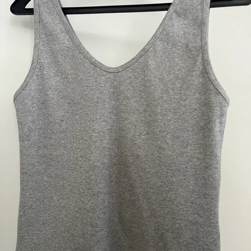[BUNJANG] Sleeveless Top (New) / 나시(새상품)