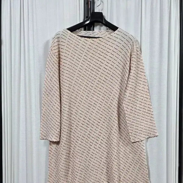 [BUNJANG] Elegant Pleated Blouse (Free Size) / 세련된플리츠블라우스(F)