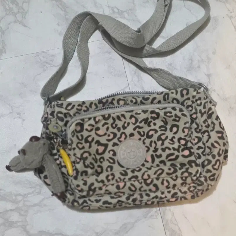 [BUNJANG] Kipling Leopard Pattern Crossbody Bag / 키플링 크로스백 레오파드 패턴