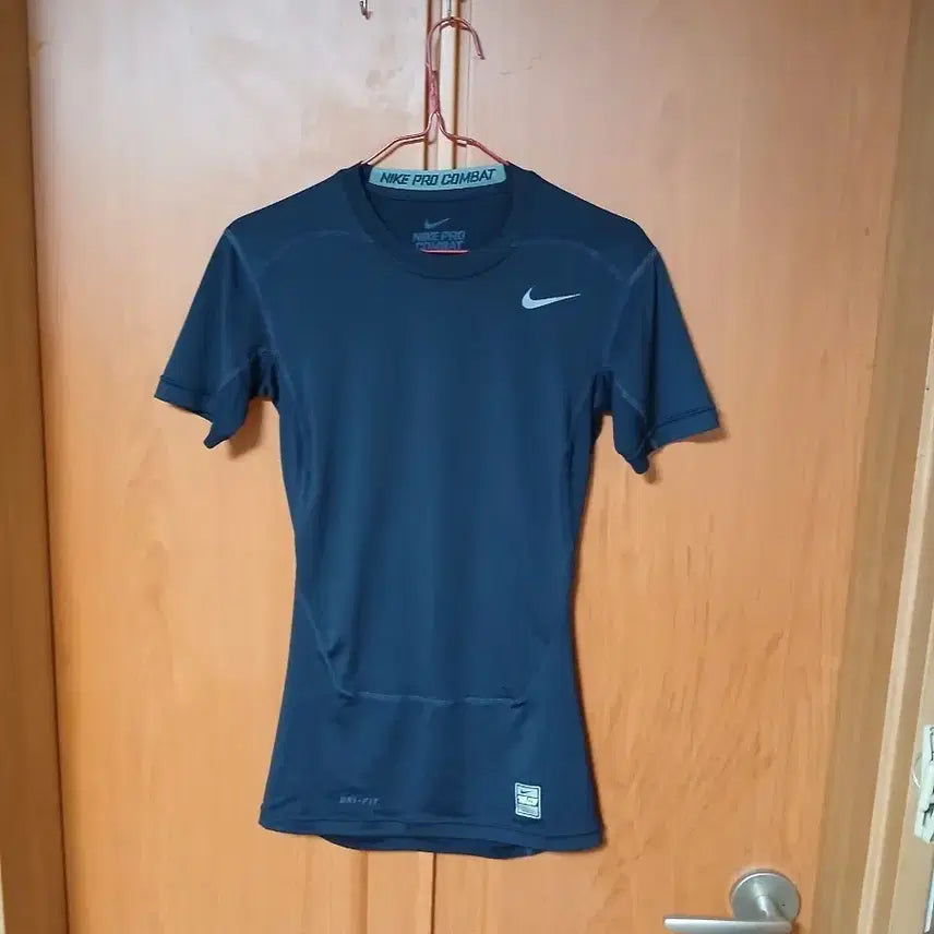[BUNJANG] Nike Pro Combat Women's Short Sleeve Functional T-Shirt / 나이키 프로 컴뱃 반팔 기능성 티셔츠 여성용