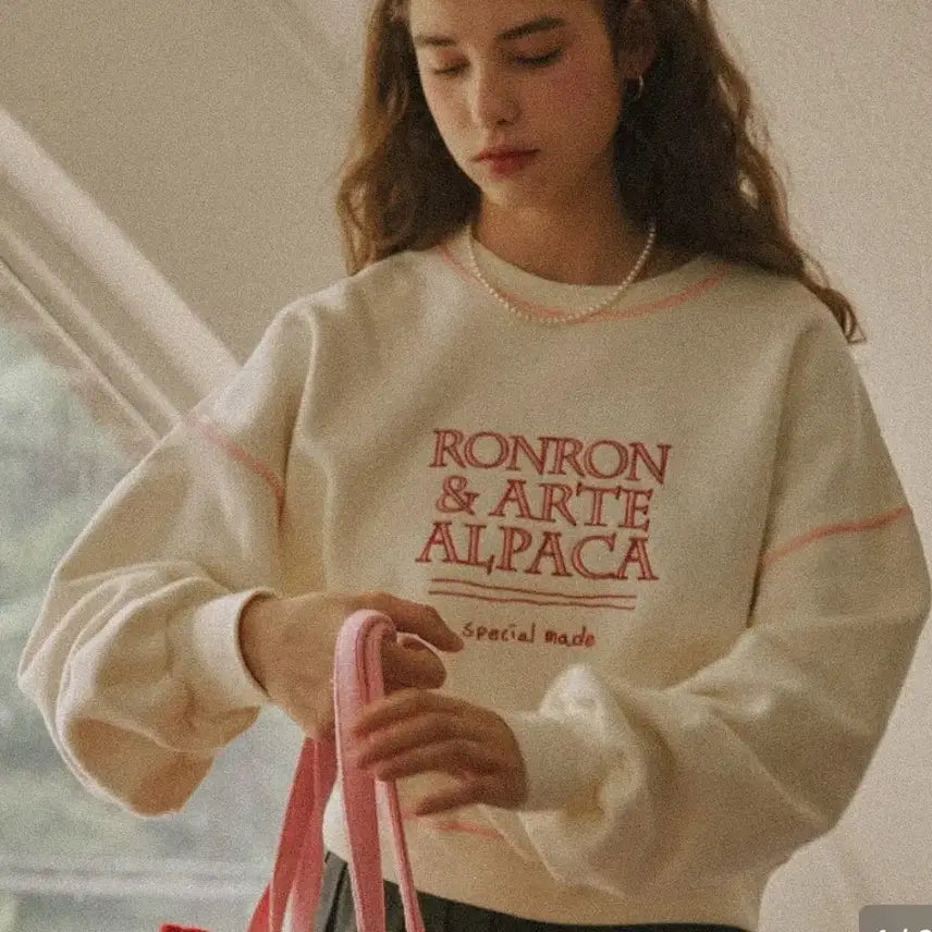 [BUNJANG] Ronron Outstitch Crop Sweatshirt Cream / (옷장 정리) 론론 맨투맨 크림