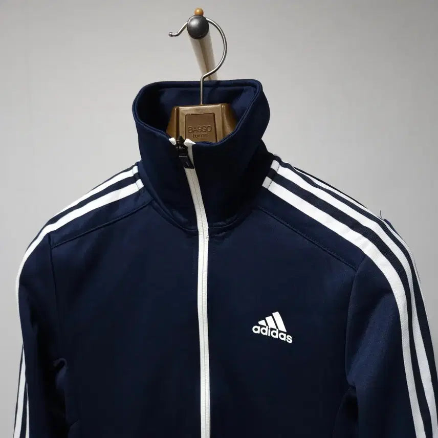 [BUNJANG] Adidas Women's Climawarm Track Top Navy/White / 90 ) 아디다스 여성 클라이마 트랙탑 네이비/화이트