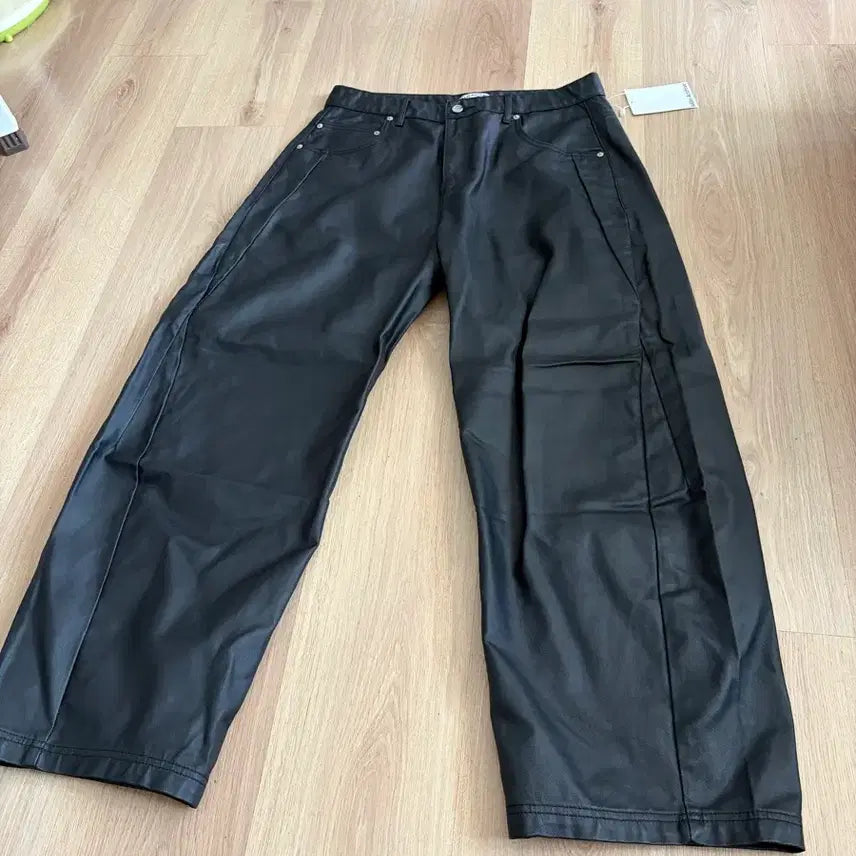 [BUNJANG] MILO Neo Curved Coated Pants XL / (XL) 새상품 밀로 네오 커브드 코티드 팬츠 코팅진