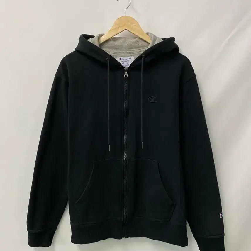 [BUNJANG] Champion Logo Embroidered Black Hoodie Zip-Up M / 182. 챔피온 로고 자수 블랙 후드집업 M