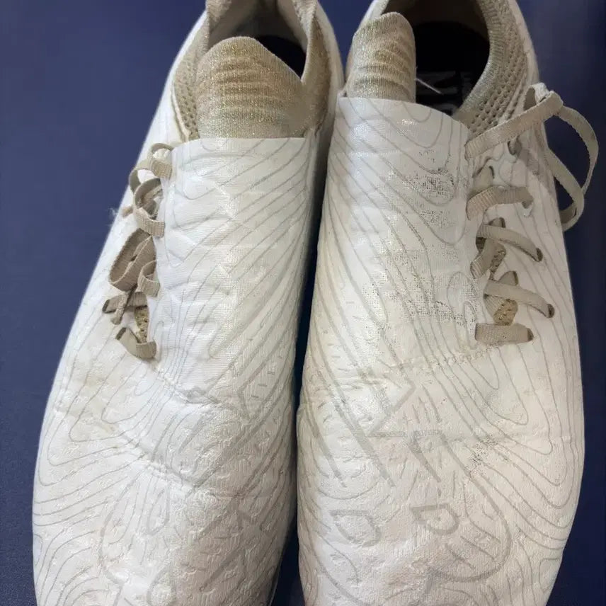 [BUNJANG] New Balance Furon v7 Pro Limited Edition Soccer Cleats / 뉴발란스 퓨론 v7 프로 한정판 컬러 판매합니다