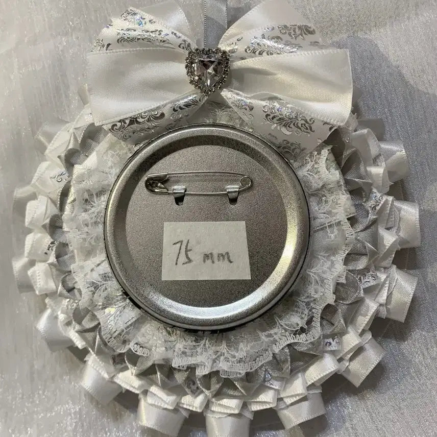 [BUNJANG] Silver & White Rosette Brooch / 실버&화이트 로제트
